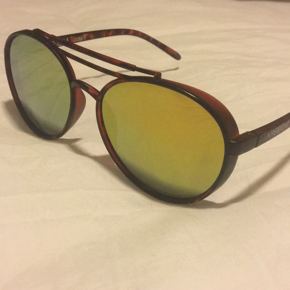 Oversized tortoise shell sunglasses